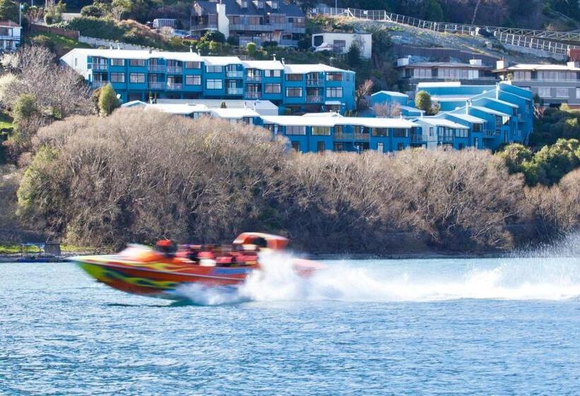 هتل Apartments At Spinnaker Bay