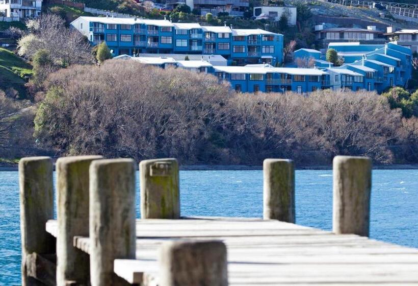 هتل Apartments At Spinnaker Bay