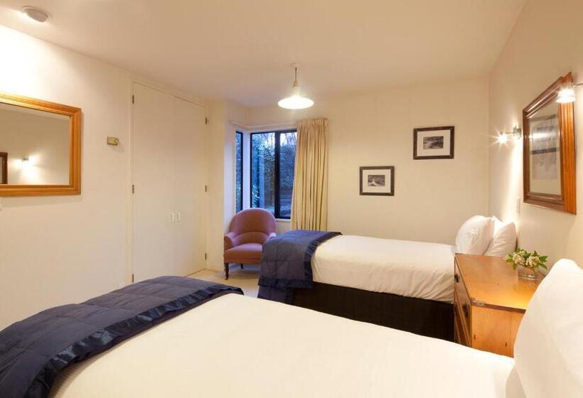 هتل Apartments At Spinnaker Bay