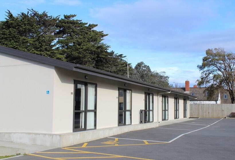 هتل Asure Townsman Motor Lodge