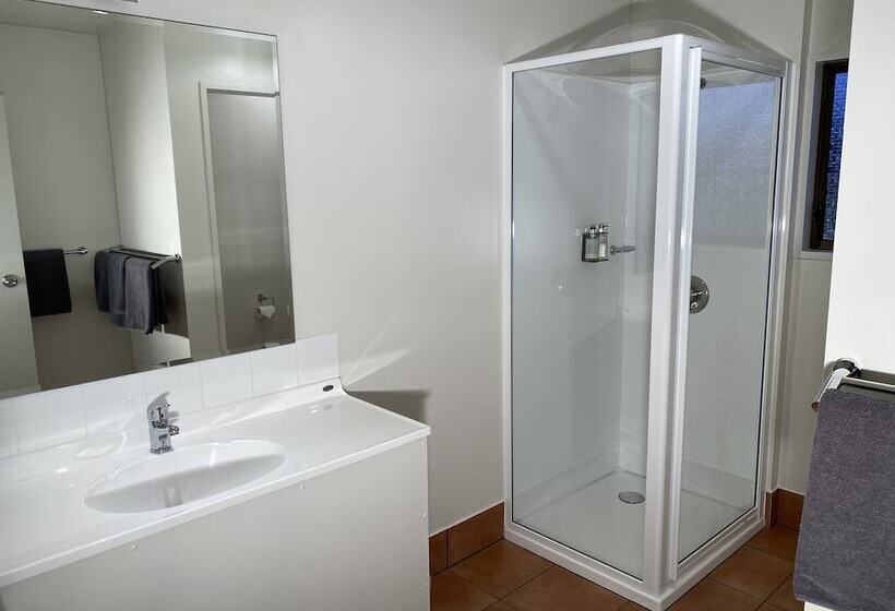 هتل Asure Townsman Motor Lodge