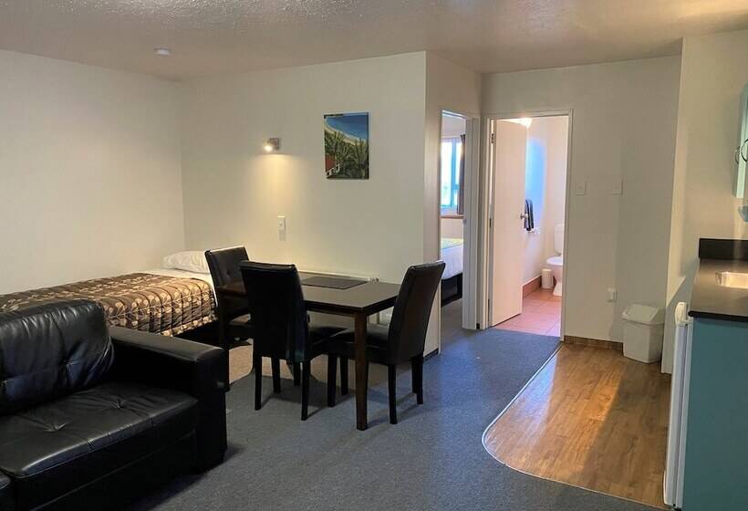 هتل Asure Townsman Motor Lodge