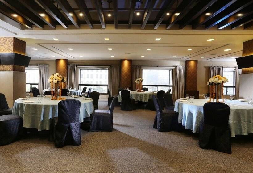 هتل Four Points By Sheraton Lahore