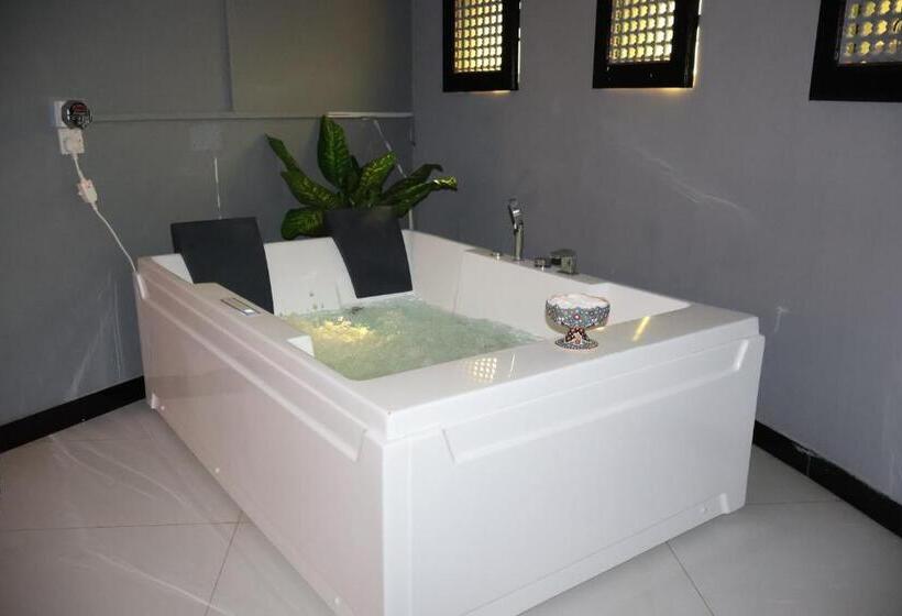 هتل Golden Tulip Nizwa