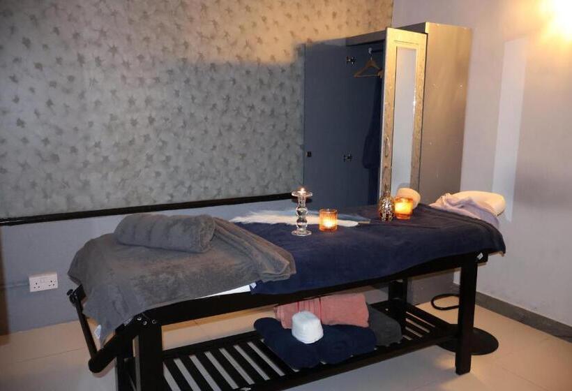 هتل Golden Tulip Nizwa