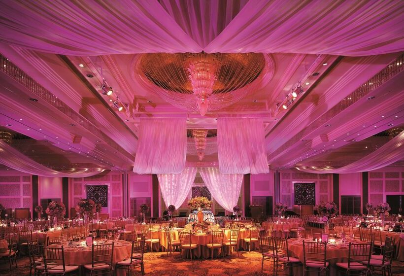 هتل Makati Shangri La, Manila