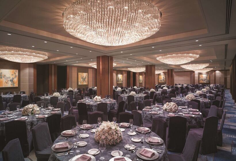 هتل Makati Shangri La, Manila