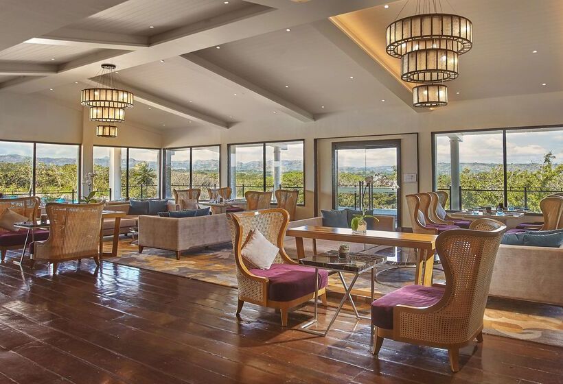 בית מלון כפרי Quest Plus Conference Center Clark