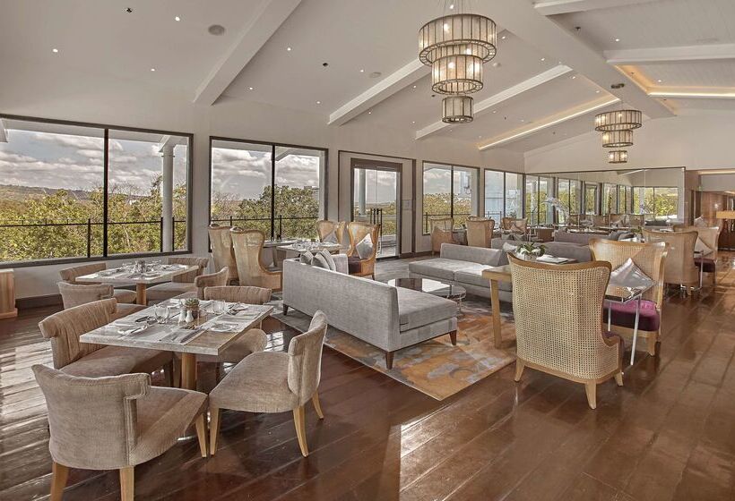 בית מלון כפרי Quest Plus Conference Center Clark