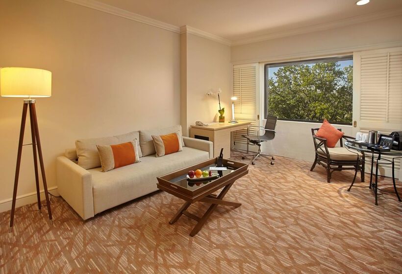 בית מלון כפרי Quest Plus Conference Center Clark