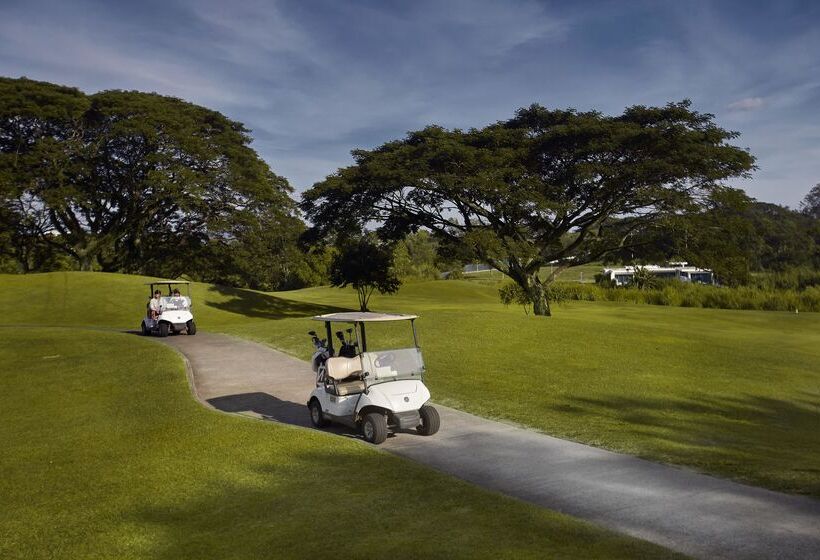 בית מלון כפרי Quest Plus Conference Center Clark