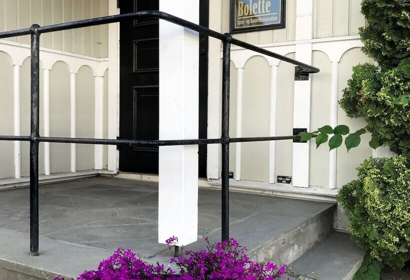 בית מלון כפרי Reenskaug