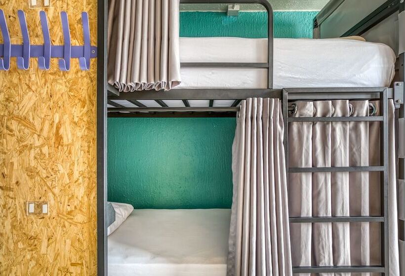 Отель Socialtel Posada Miraflores   Formerly Selina Posada Miraflores