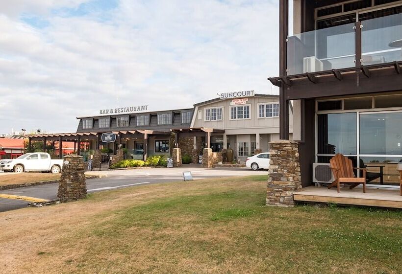 Suncourt Hotel & Conference Centre