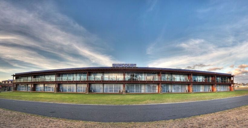 Suncourt Hotel & Conference Centre