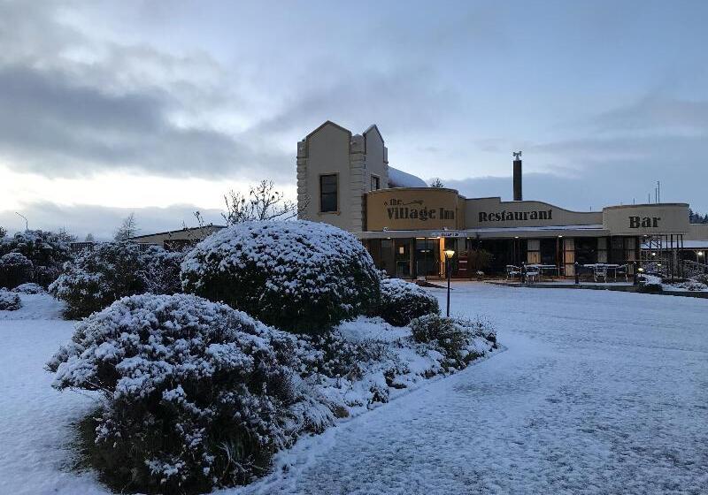 هتل The Village Inn