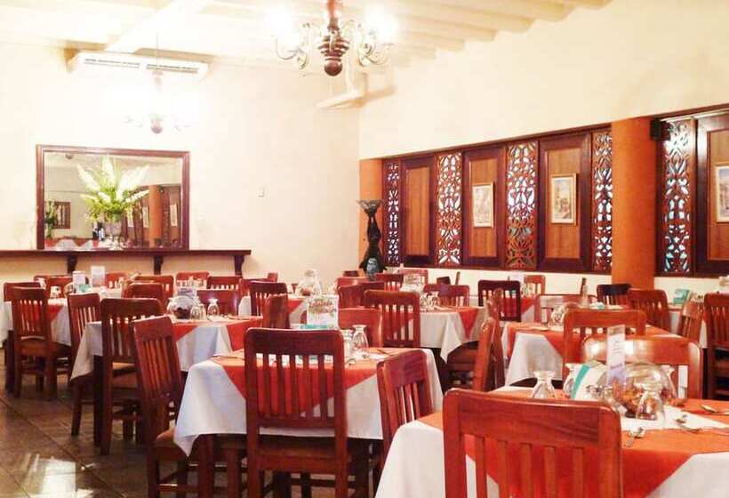 酒店 Tower House Suites