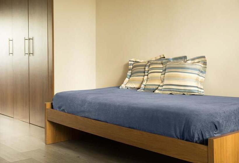 酒店 Tower House Suites