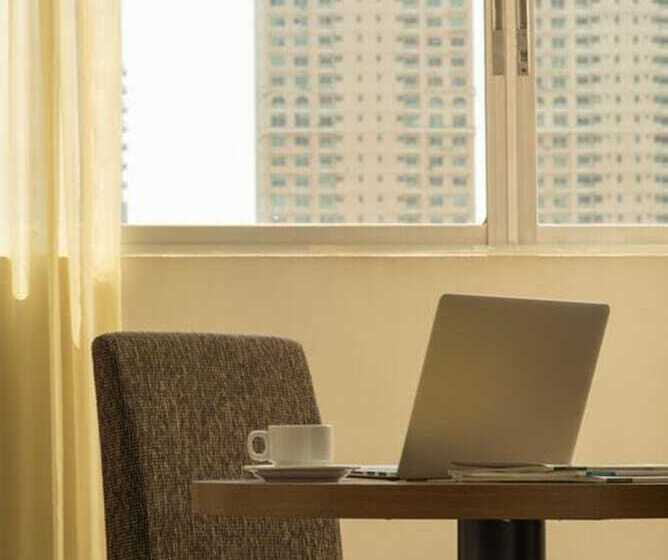 酒店 Tower House Suites