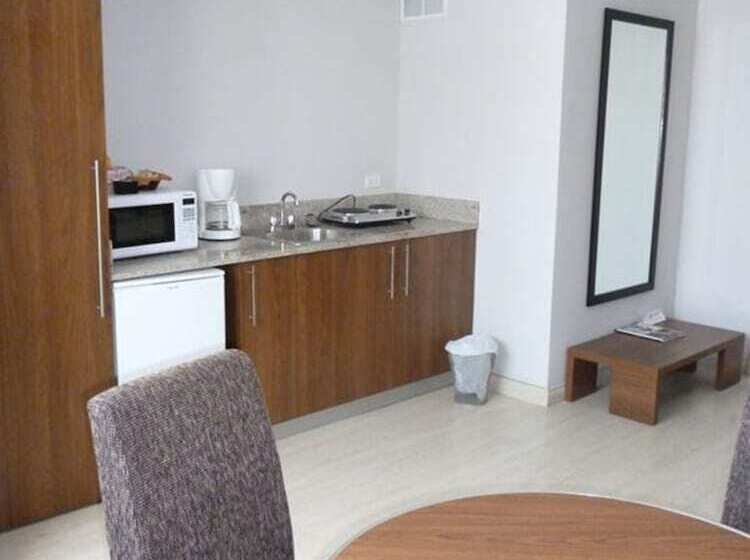 酒店 Tower House Suites