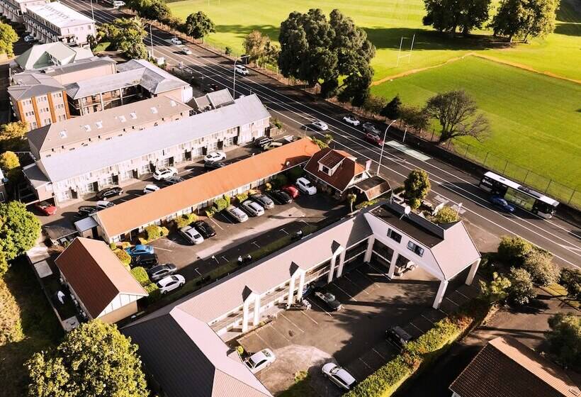 ホテル Tudor Court Motor Lodge