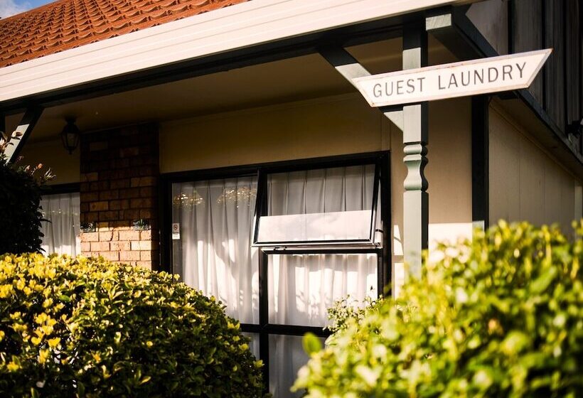 ホテル Tudor Court Motor Lodge