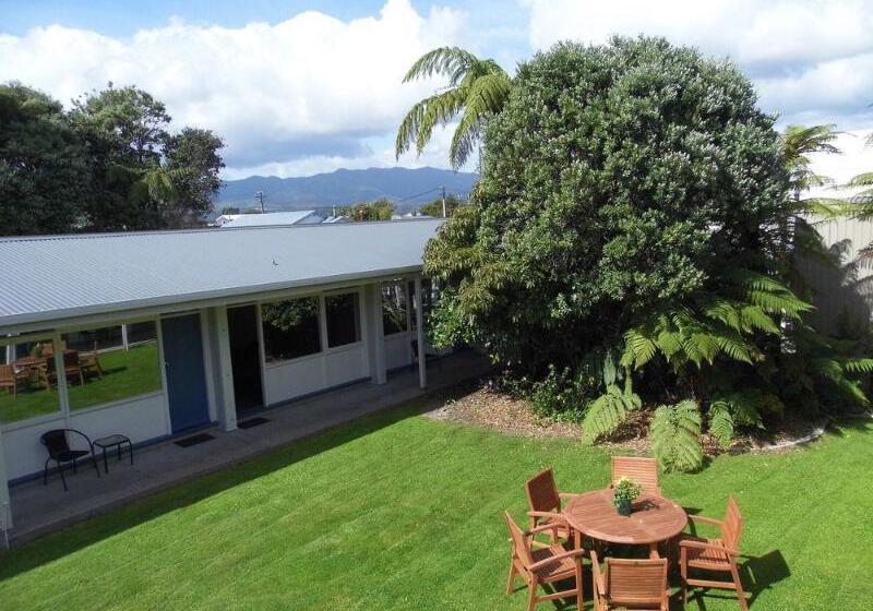 בית מלון כפרי Westport Motor