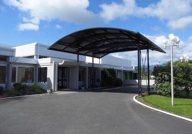 בית מלון כפרי Westport Motor