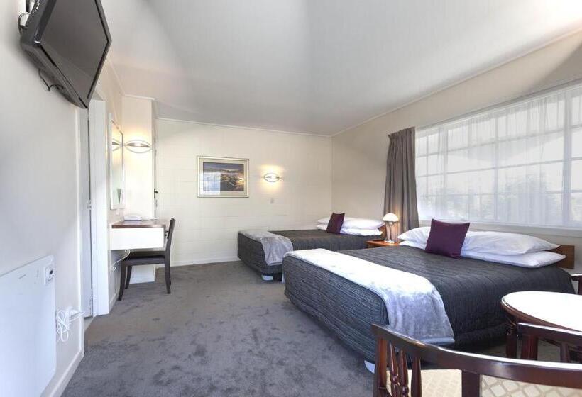 モーテル Tudor Motor Lodge