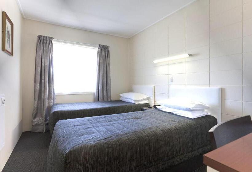 モーテル Tudor Motor Lodge