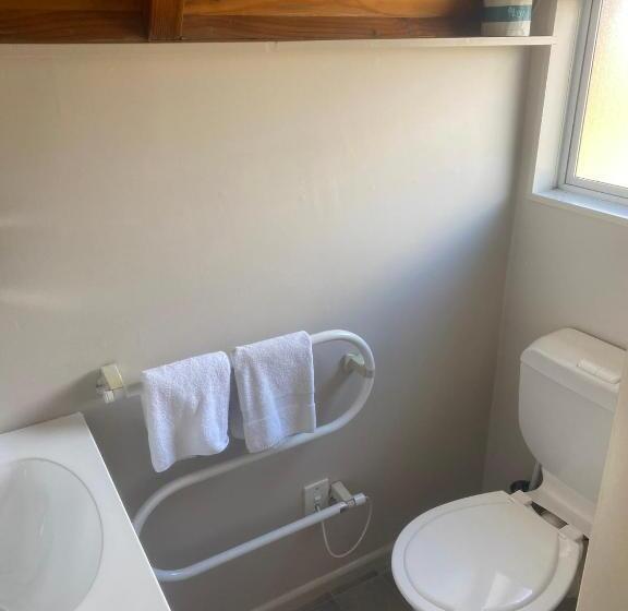 Mountain Chalets Motel