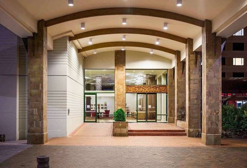 Novotel Rotorua Lakeside