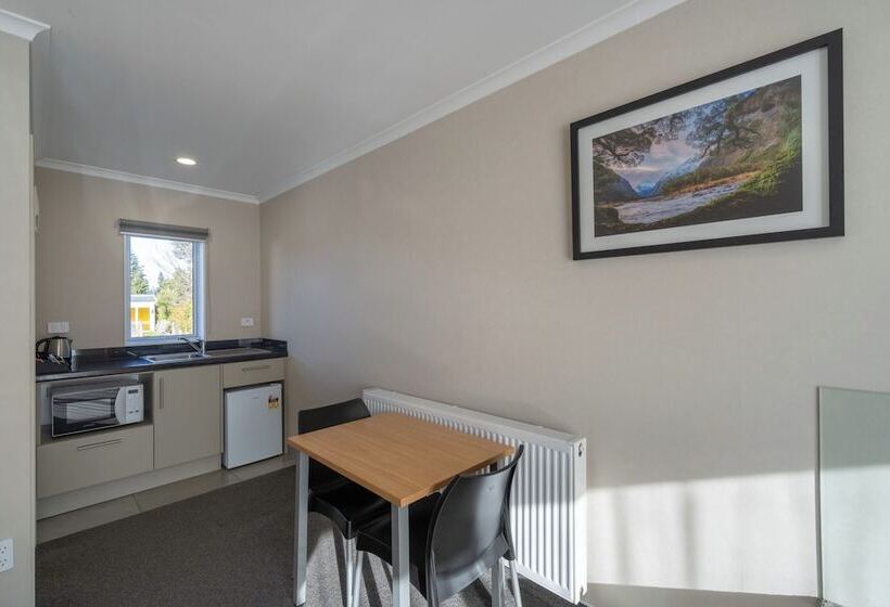 Parklands Motel & Apartments Te Anau
