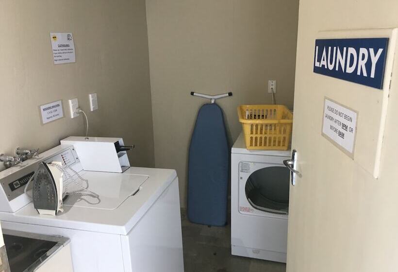 Parklands Motel & Apartments Te Anau