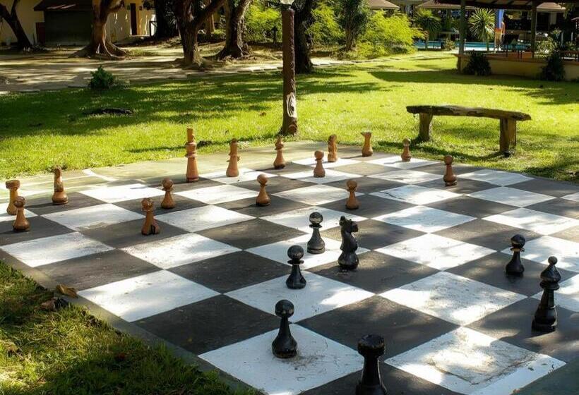 אתר נופש Matabungkay Beach