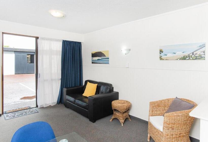 Waikanae Beach Motel