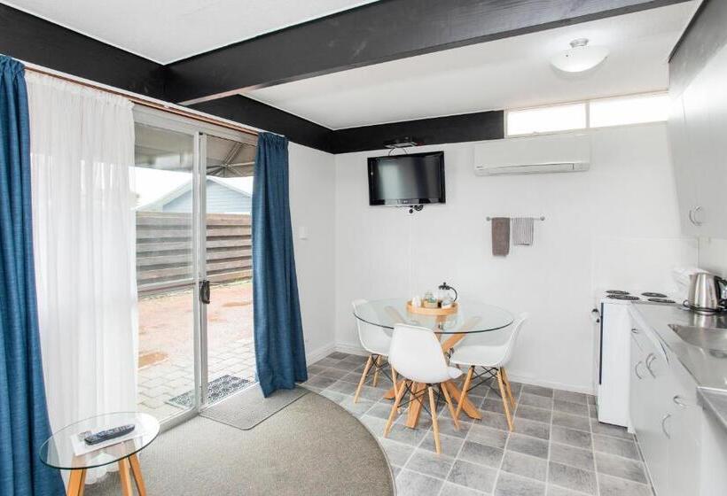 Waikanae Beach Motel