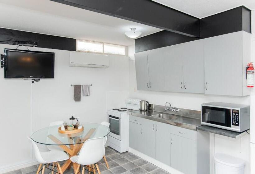 Waikanae Beach Motel