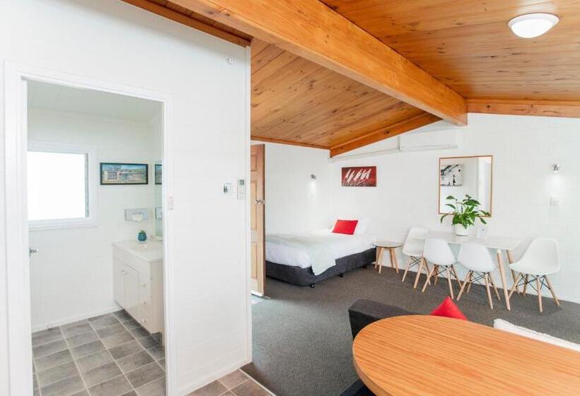 Waikanae Beach Motel