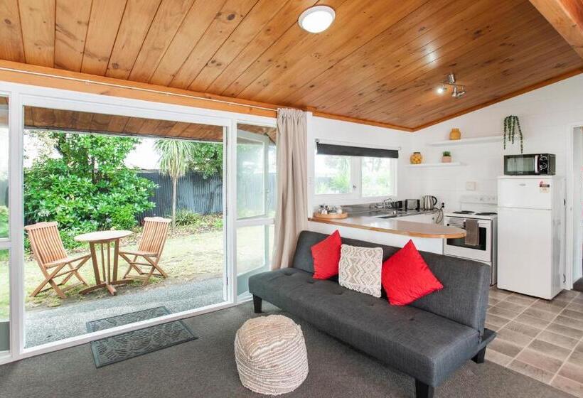 Waikanae Beach Motel