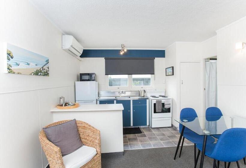 Waikanae Beach Motel