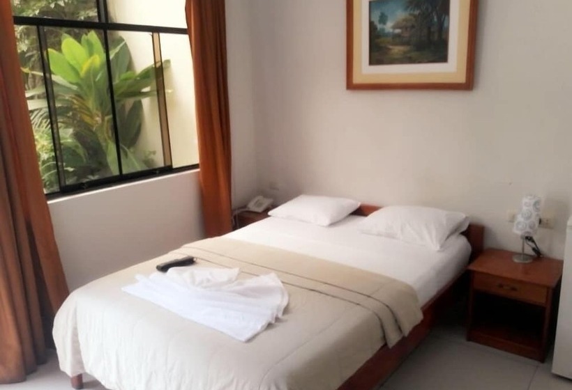 Amazon Green Hotel   Hostel