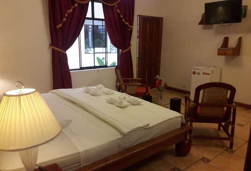 Amazon Green Hotel   Hostel