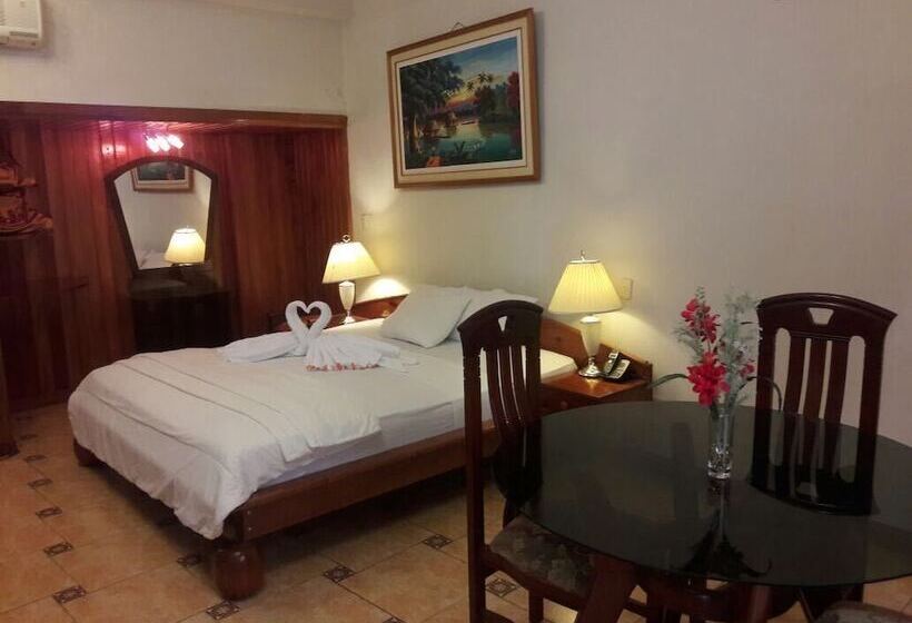 Amazon Green Hotel   Hostel