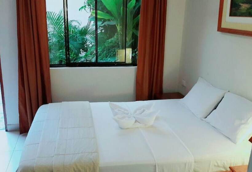 Amazon Green Hotel   Hostel