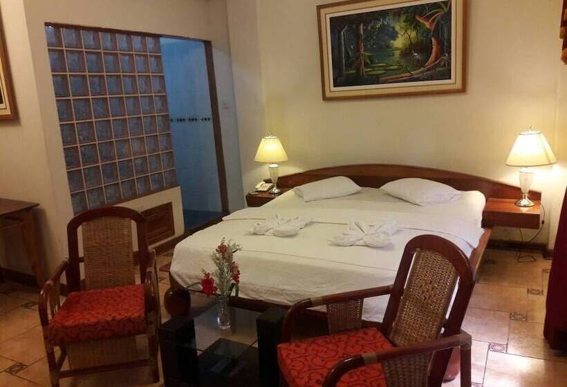 Amazon Green Hotel   Hostel