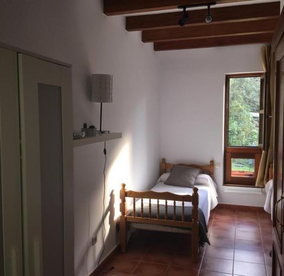 Albergue Cabrales   Hostel