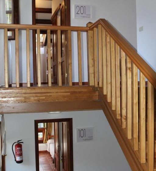 Albergue Cabrales   Hostel