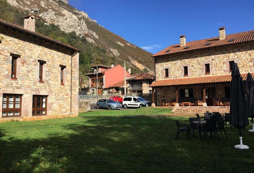 Albergue Cabrales   Hostel