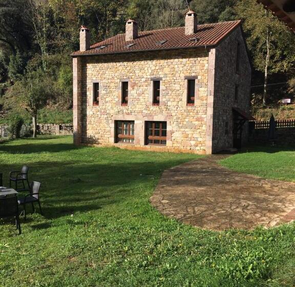 Albergue Cabrales   Hostel